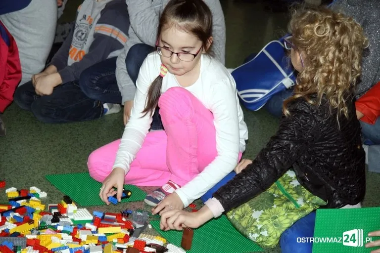 Gwiezdni konstruktorzy budowali z klocków lego