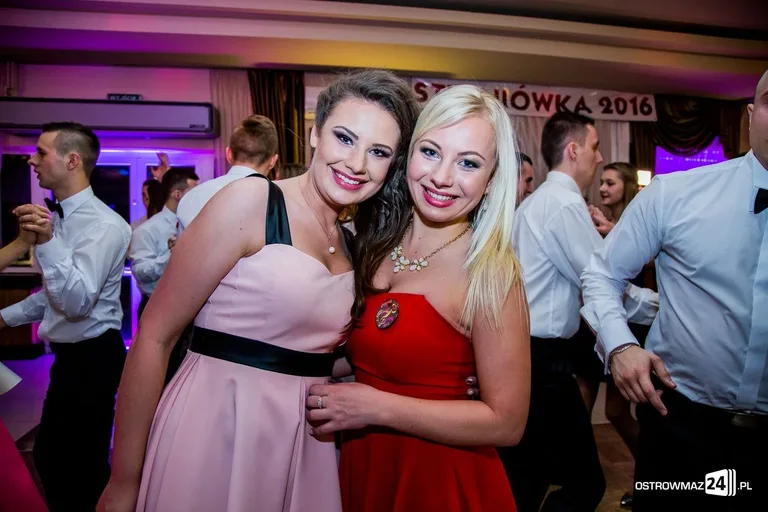 Zobacz zdjęcia i wideo ze studniówek w Ostrowi i powiecie