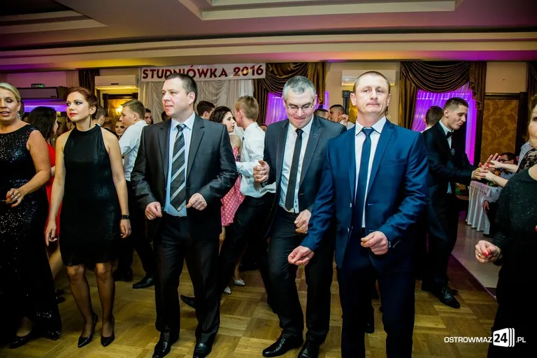 Zobacz zdjęcia i wideo ze studniówek w Ostrowi i powiecie