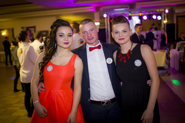 Zobacz zdjęcia i wideo ze studniówek w Ostrowi i powiecie