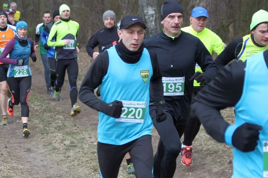 Ludowy KS Ostrowianka w leśnym biegu (zdjęcia, wideo)