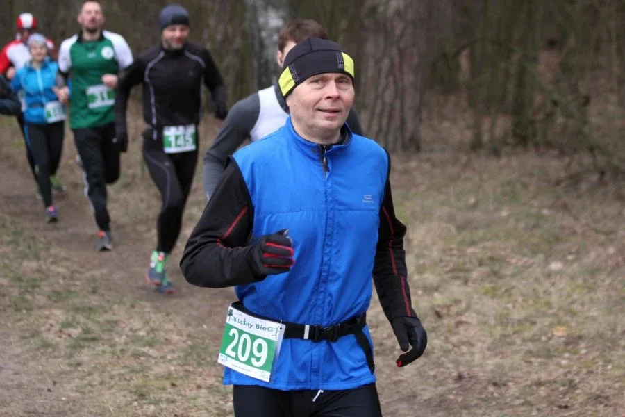 Ludowy KS Ostrowianka w leśnym biegu (zdjęcia, wideo)
