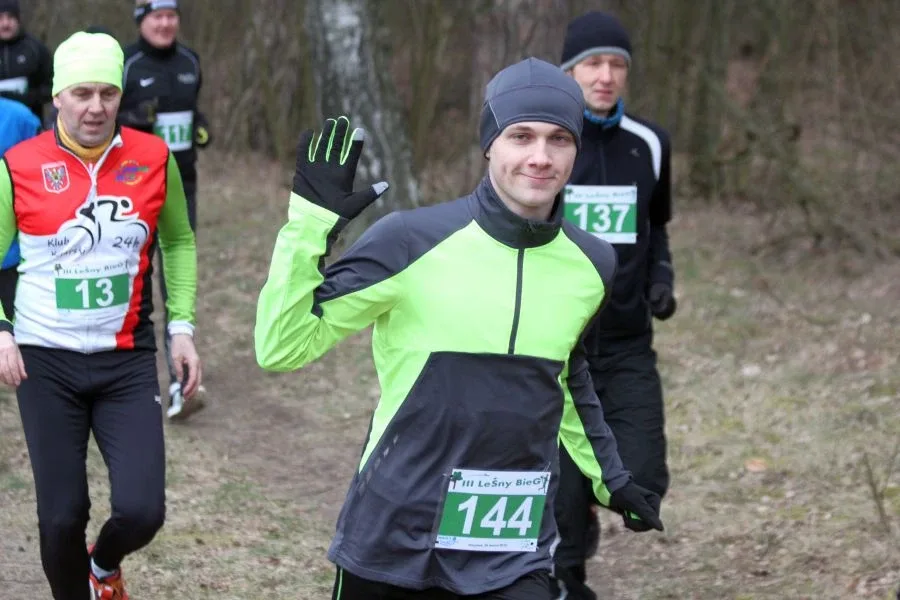 Ludowy KS Ostrowianka w leśnym biegu (zdjęcia, wideo)