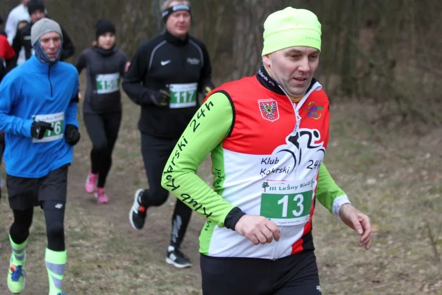 Ludowy KS Ostrowianka w leśnym biegu (zdjęcia, wideo)