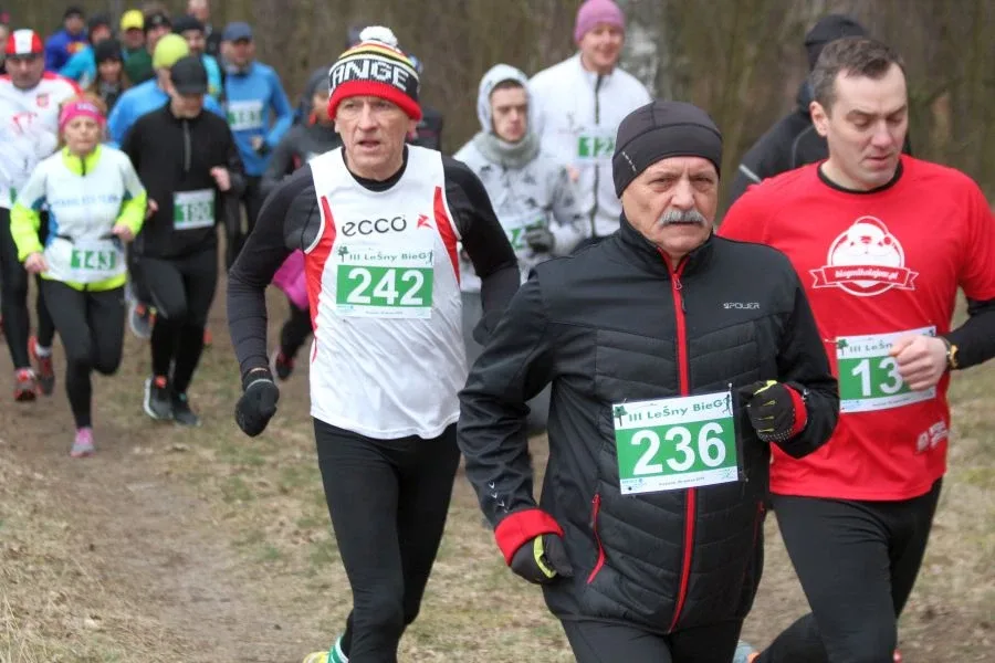 Ludowy KS Ostrowianka w leśnym biegu (zdjęcia, wideo)