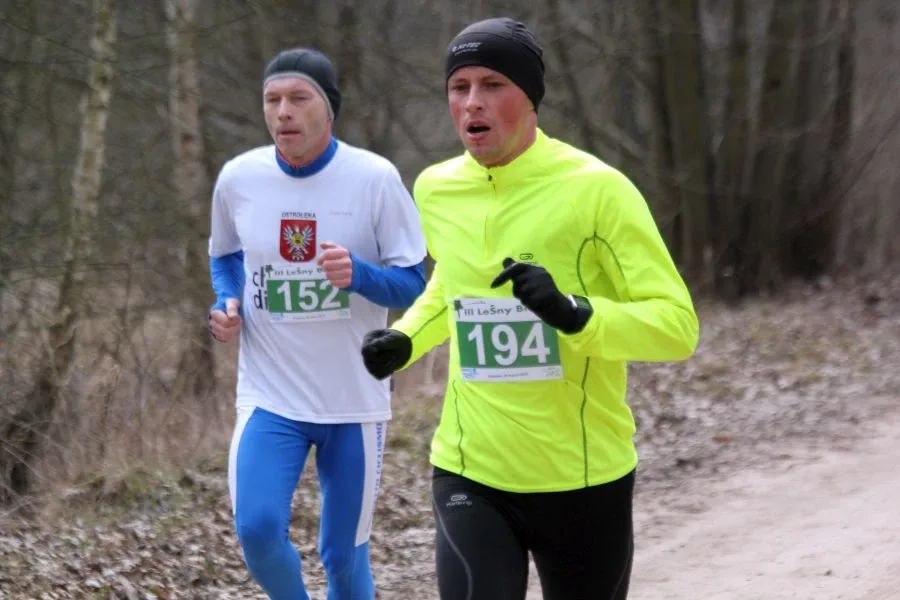 Ludowy KS Ostrowianka w leśnym biegu (zdjęcia, wideo)