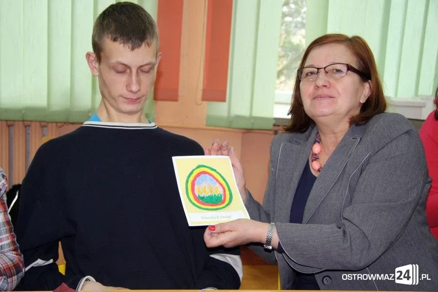 Studenci UTW w szkole specjalnej (zdjęcia)
