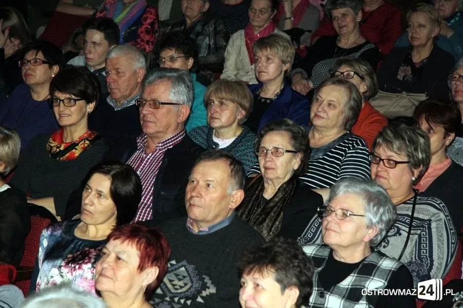 Rosyjskie romanse na Dzień Kobiet (zdjęcia, wideo)