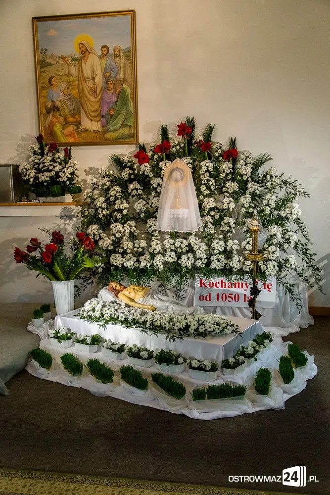 Groby Pańskie w ostrowskich parafiach (zdjęcia)