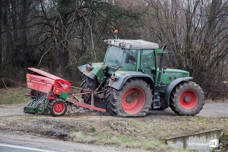 Wypadek w Gniazdowie. Ranna kobieta w ciąży (zdjęcia)