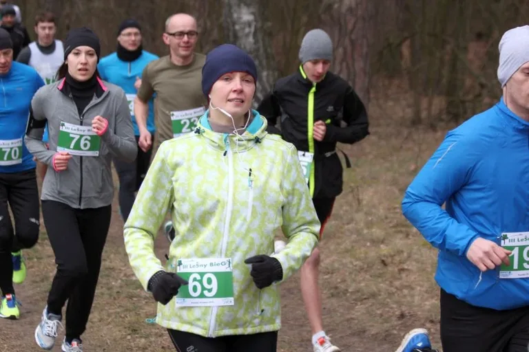 Ludowy KS Ostrowianka w leśnym biegu (zdjęcia, wideo)