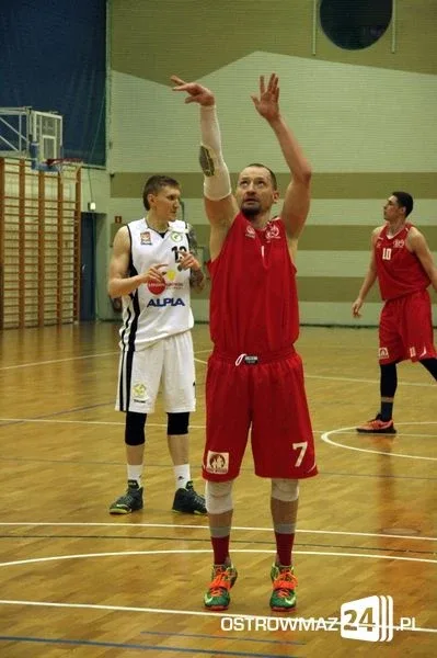 Sokół nadal w grze (zdjęcia)
