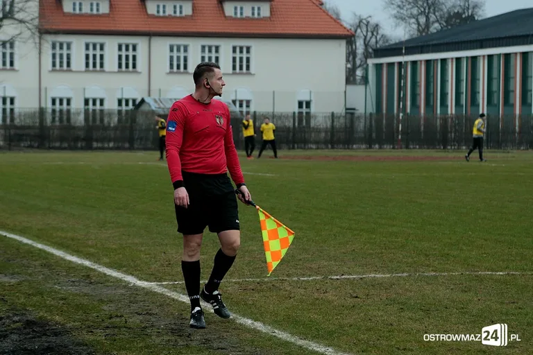 Ostrovia gromi wicelidera na inaugurację rundy (zdjęcia)