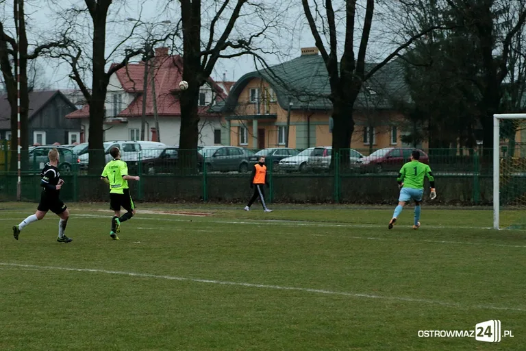 Ostrovia gromi wicelidera na inaugurację rundy (zdjęcia)