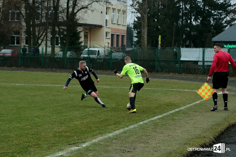 Ostrovia gromi wicelidera na inaugurację rundy (zdjęcia)