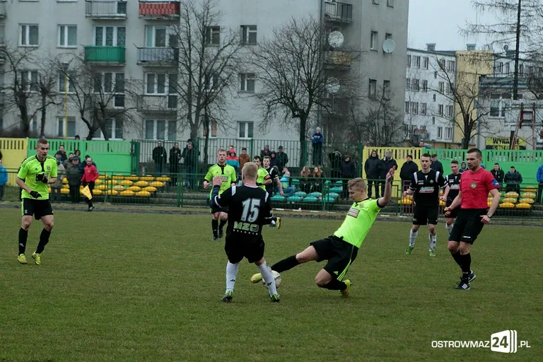 Ostrovia gromi wicelidera na inaugurację rundy (zdjęcia)