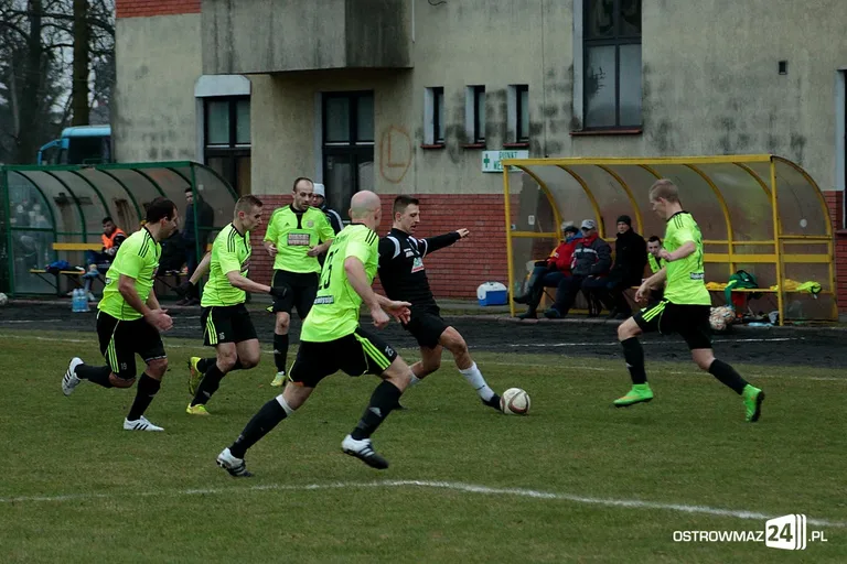 Ostrovia gromi wicelidera na inaugurację rundy (zdjęcia)