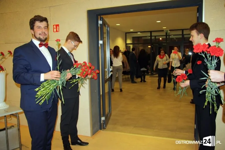 Powiatowy Dzień Kobiet (zdjęcia, wideo)