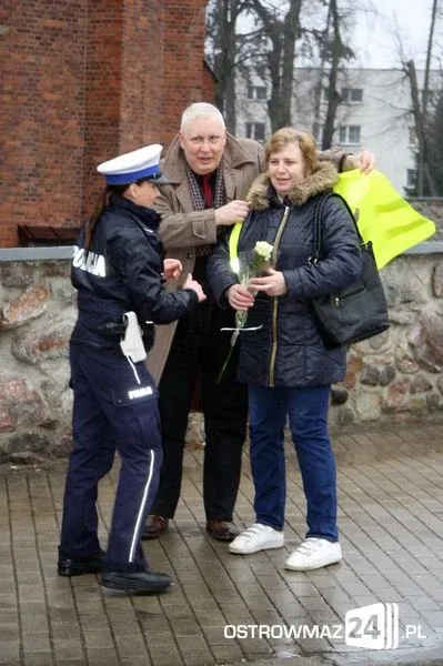 Kamizelki odblaskowe na Dzień Kobiet (zdjęcia)