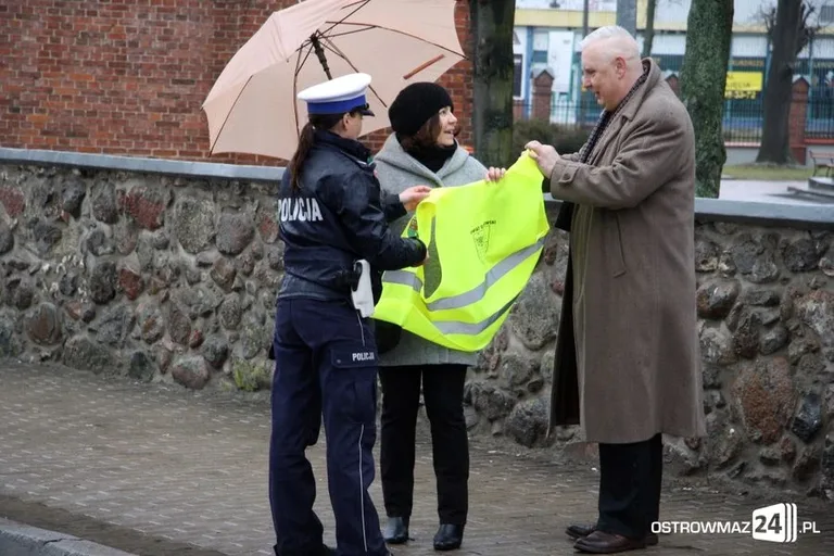 Kamizelki odblaskowe na Dzień Kobiet (zdjęcia)