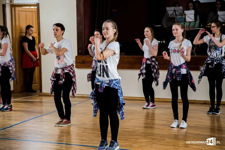 Koncert charytatywny dla Karola (zdjęcia, wideo)