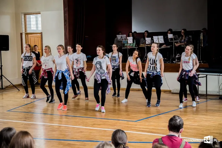Koncert charytatywny dla Karola (zdjęcia, wideo)