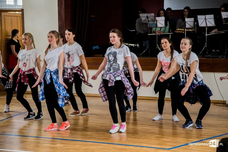 Koncert charytatywny dla Karola (zdjęcia, wideo)