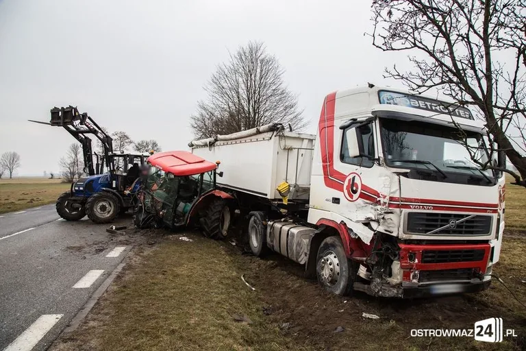 Zderzenie ciągnika z ciężarówką (zdjęcia)