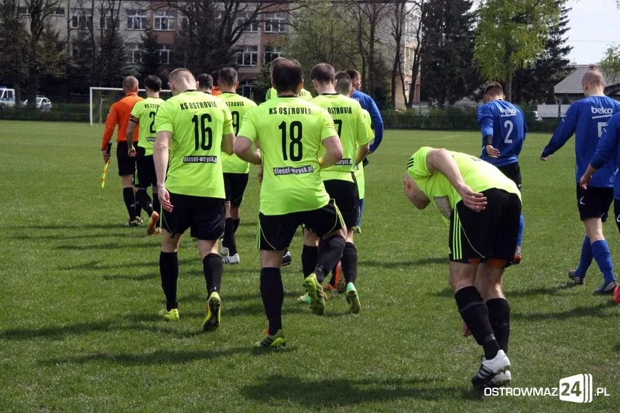 Ostrovia podzieliła się punktami z Łomiankami