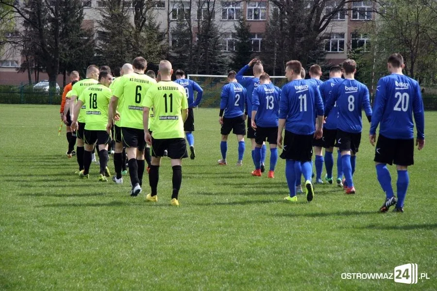 Ostrovia podzieliła się punktami z Łomiankami