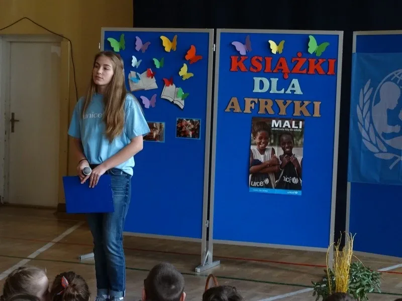 Książki dla Afryki (zdjęcia)