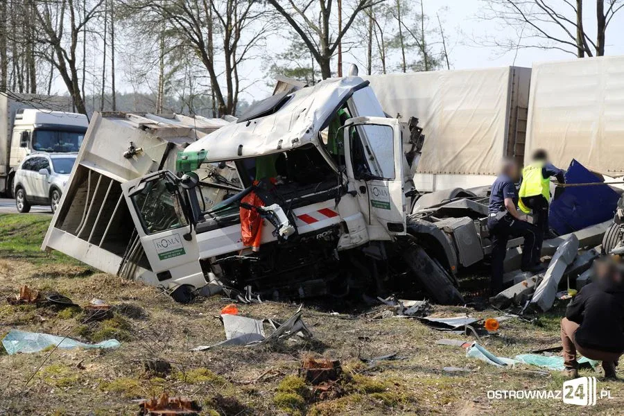 Wypadek na dk nr 8. Trzy osoby ranne (zdjęcia, aktualizacja)