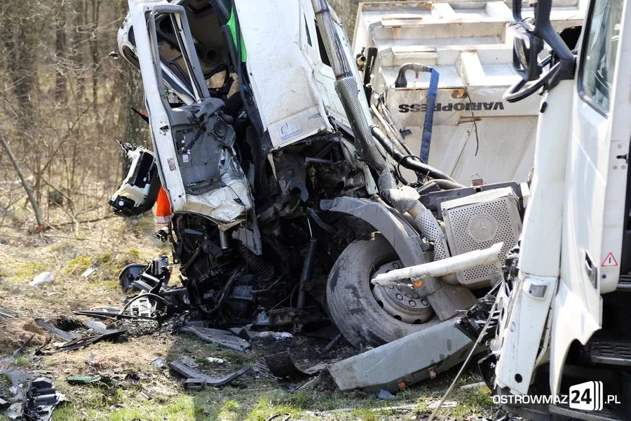 Wypadek na dk nr 8. Trzy osoby ranne (zdjęcia, aktualizacja)
