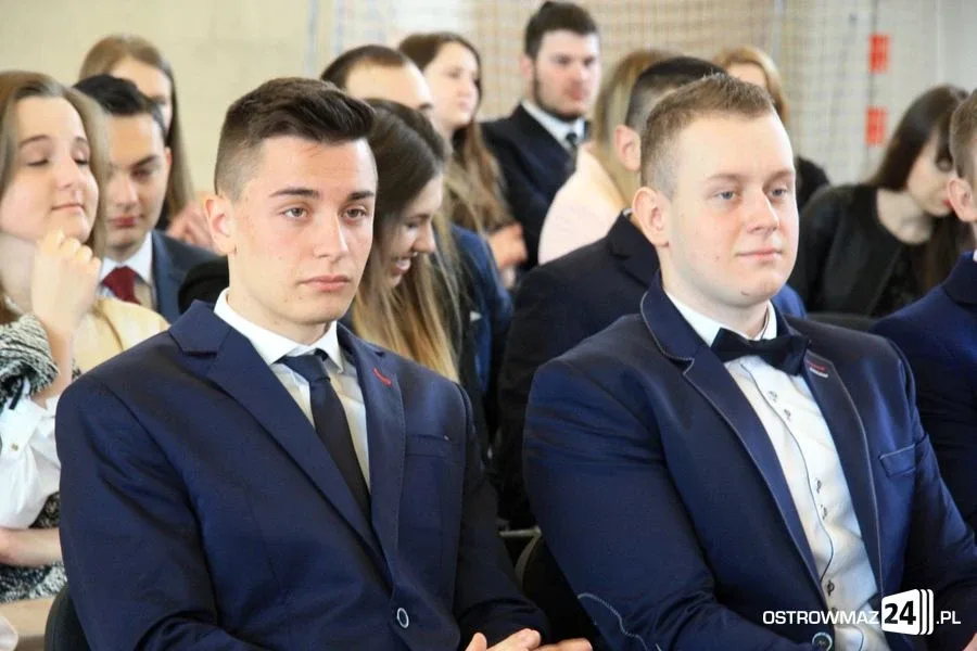 Zakończenie roku szkolnego maturzystów (zdjęcia)