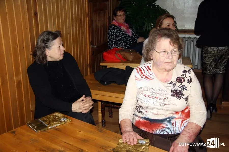 Spotkanie z ks. Figlem w bibliotece (zdjęcia)