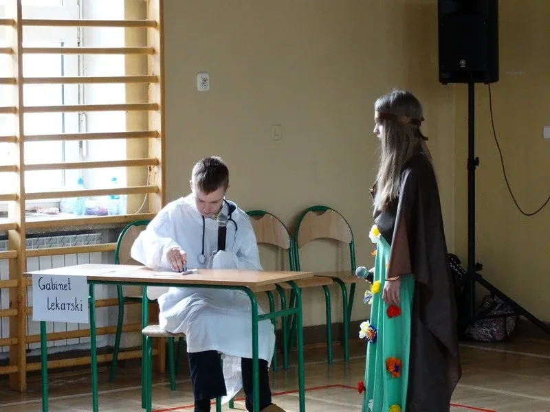 Uczniowie SP nr 1 uczcili Dzień Ziemi (zdjęcia)