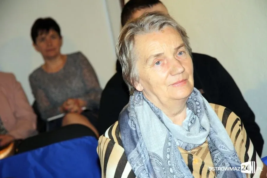 Spotkanie z ks. Figlem w bibliotece (zdjęcia)