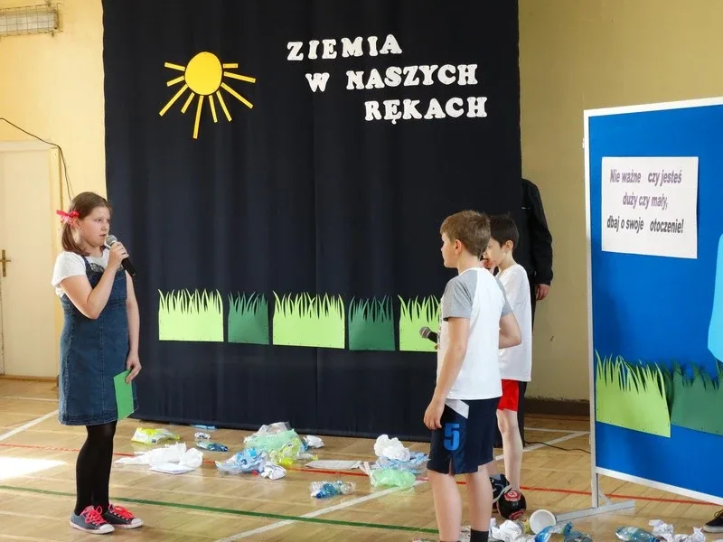 Uczniowie SP nr 1 uczcili Dzień Ziemi (zdjęcia)