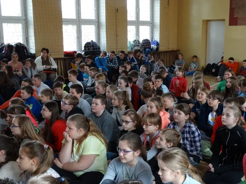 Uczniowie SP nr 1 uczcili Dzień Ziemi (zdjęcia)