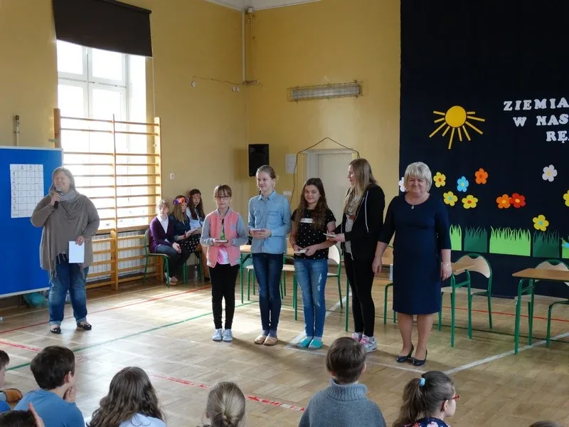 Uczniowie SP nr 1 uczcili Dzień Ziemi (zdjęcia)