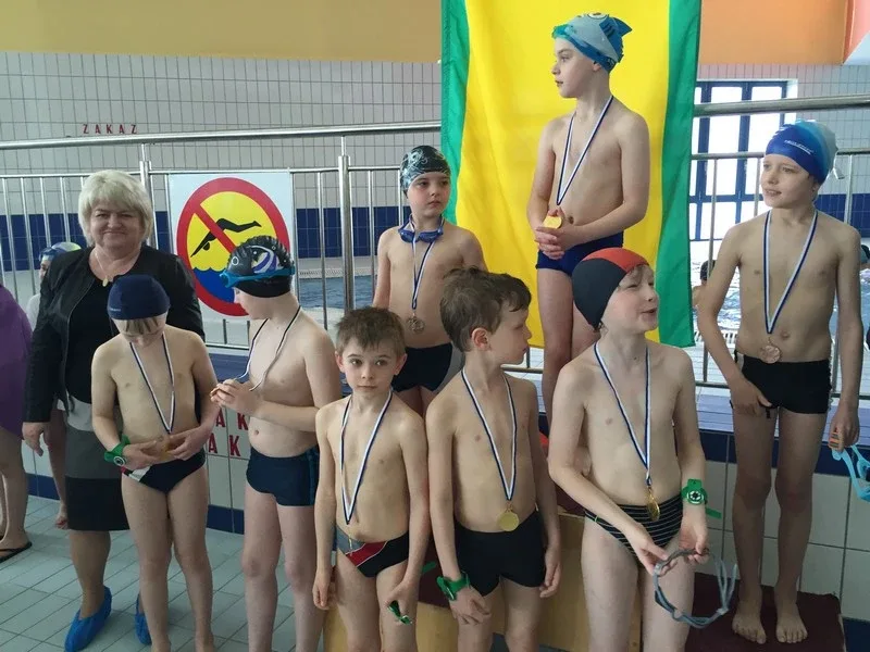 Mistrzostwa szkoły w pływaniu (zdjęcia)