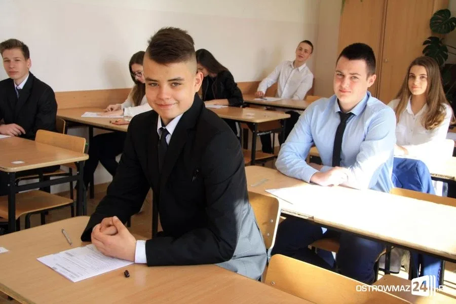 Egzamin gimnazjalny rozpoczęty (zdjęcia)