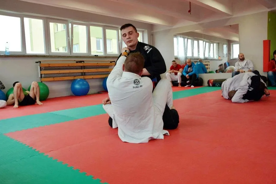 Academia Gorila szlifuje formę na Podlasiu (zdjęcia)