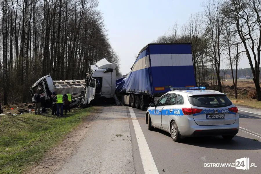 Wypadek na dk nr 8. Trzy osoby ranne (zdjęcia, aktualizacja)
