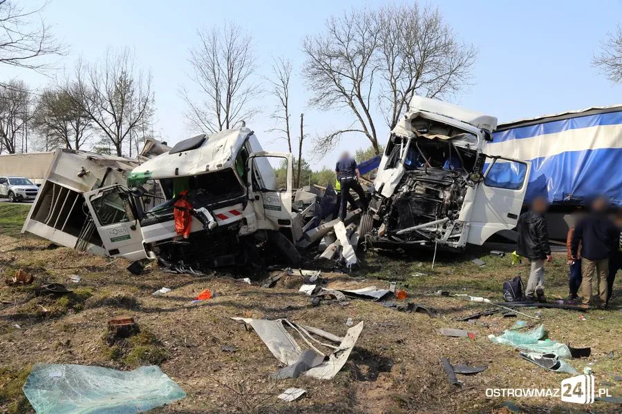 Wypadek na dk nr 8. Trzy osoby ranne (zdjęcia, aktualizacja)
