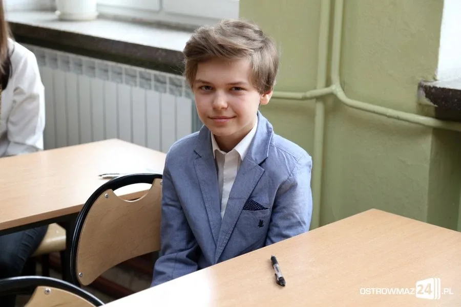 Szóstoklasiści piszą egzamin (zdjęcia)