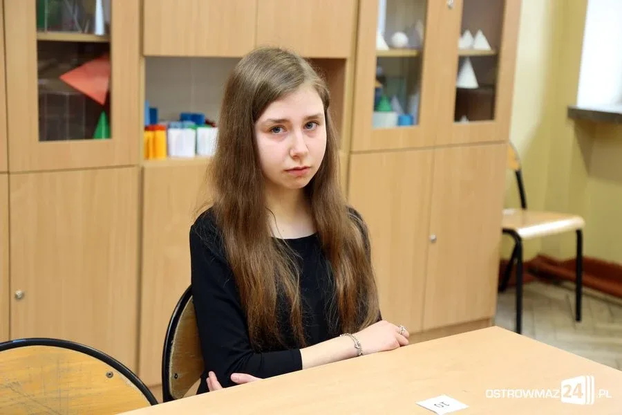 Szóstoklasiści piszą egzamin (zdjęcia)