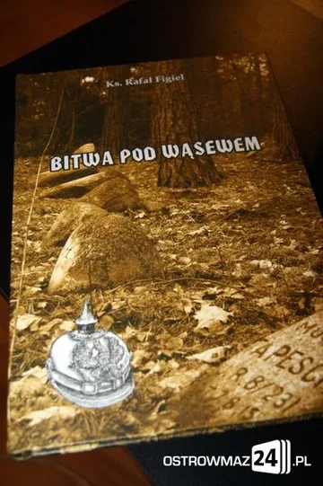 Spotkanie z ks. Figlem w bibliotece (zdjęcia)