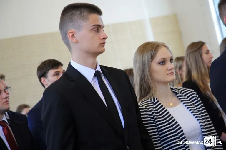 Zakończenie roku szkolnego maturzystów (zdjęcia)