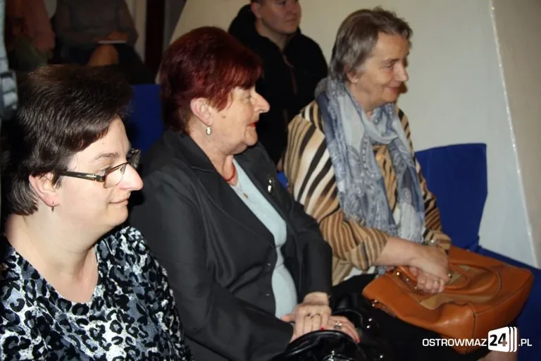 Spotkanie z ks. Figlem w bibliotece (zdjęcia)